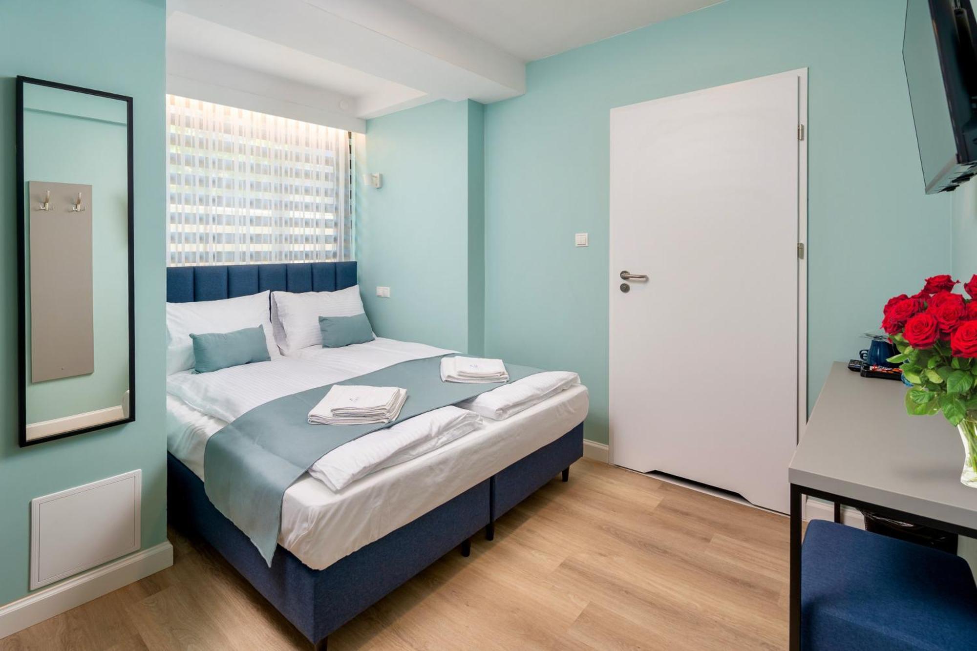 Jess Inn Hostel Rondo Charles De Gaulle Warsaw Luaran gambar